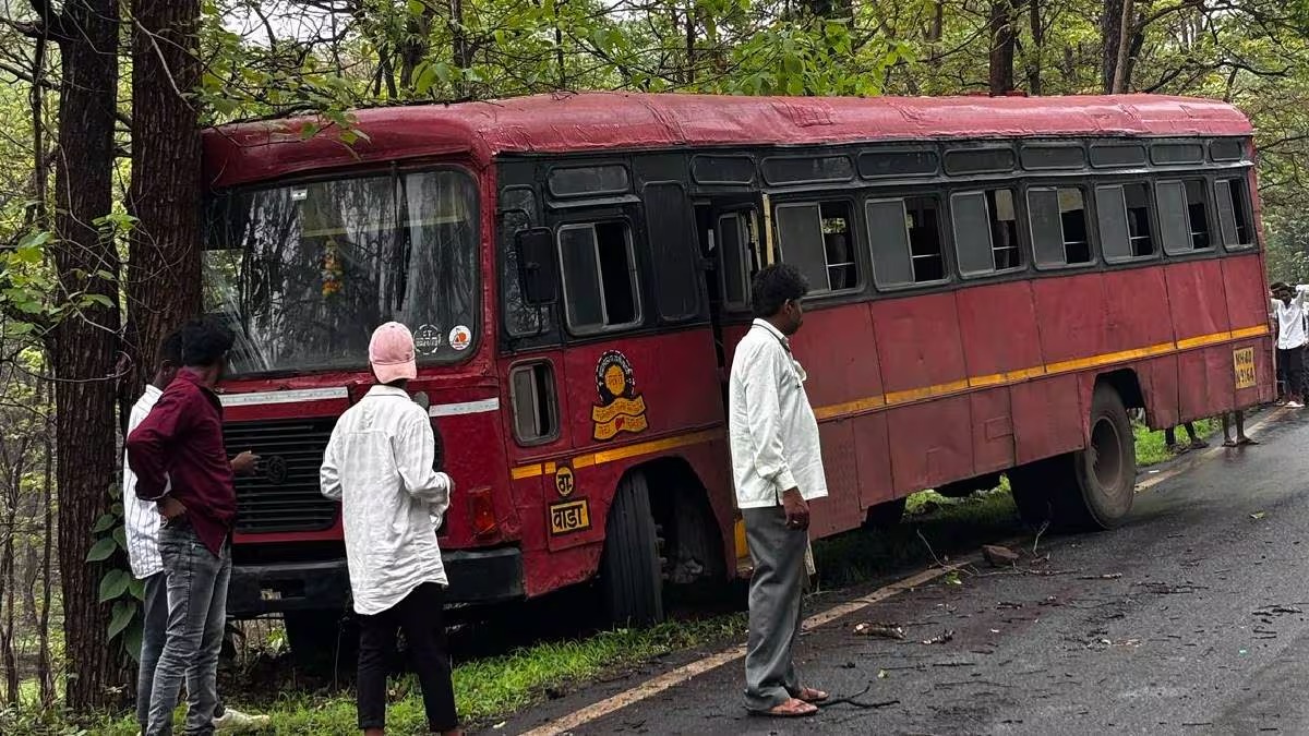 शिर्डी-वाडा एसटी बसला अपघात; बस चालकासह १३ प्रवासी जखमी
