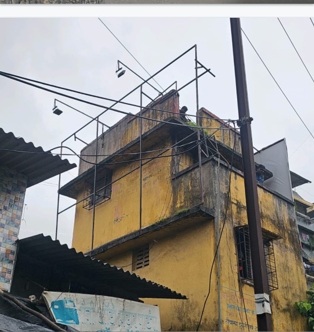 कल्याण पूर्वेत अनधिकृत बॅनर, होर्डिंग्जविरोधात धडक कारवाई