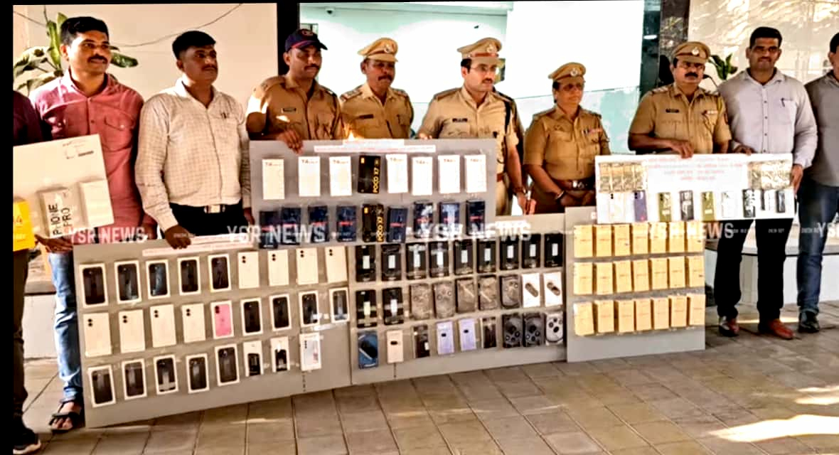 ई-फसवणुकीद्वारे मोबाईल विक्री करणाऱ्या टोळीचा पर्दाफाश