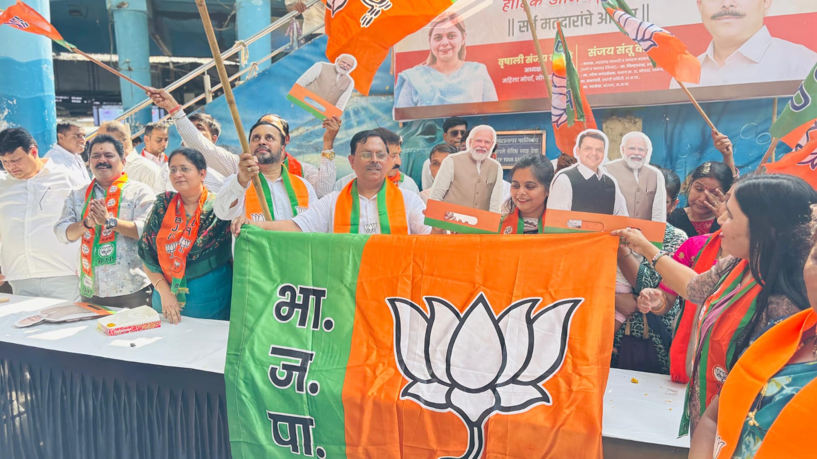 बिहारमधील विजयाबद्दल ठाण्यात भाजपकडून आनंदोत्सव