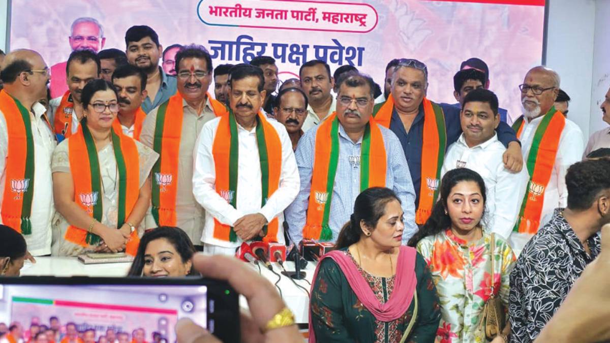 शिंदे गटातील पक्षांतराचे राज्यात तीव्र पडसाद