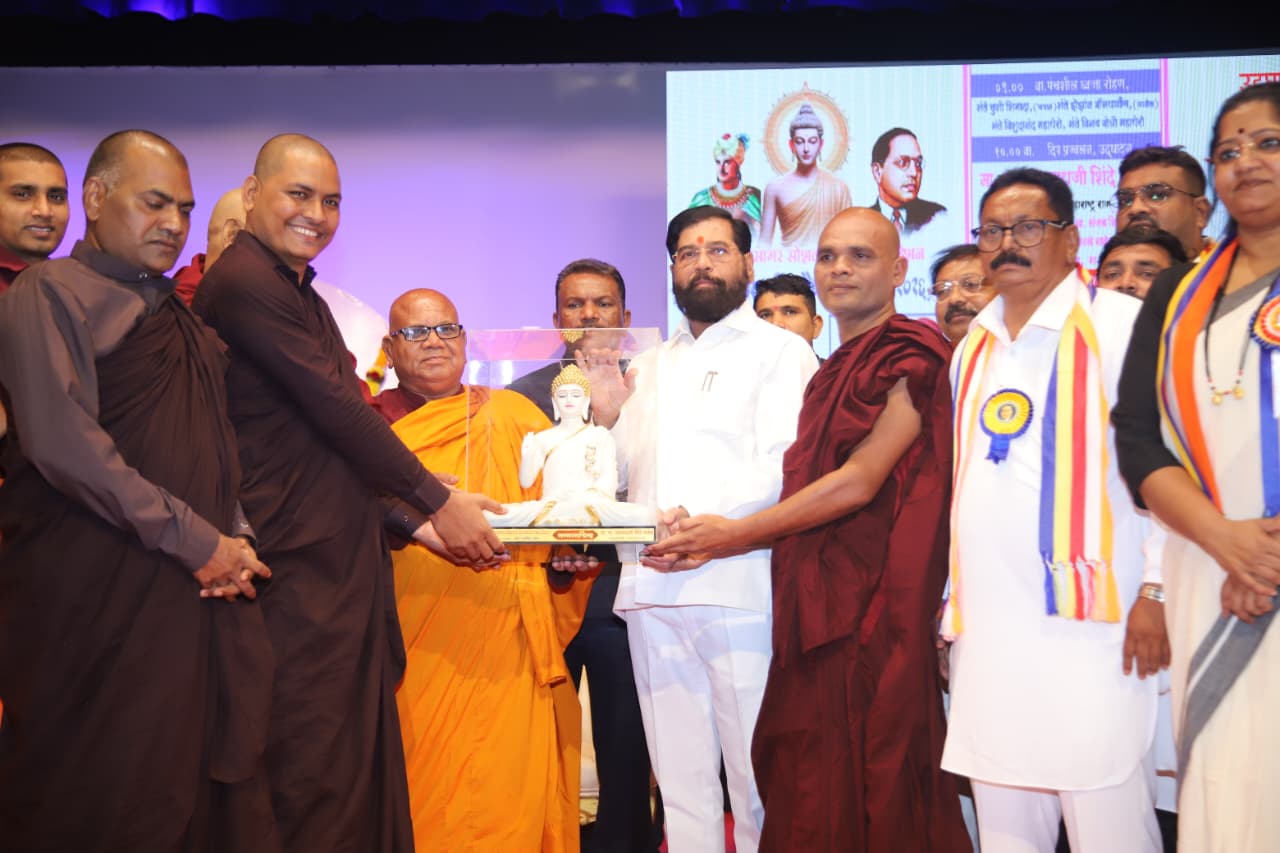 बौद्ध धम्म ही सामाजिक-राजकीय क्रांती - एकनाथ शिंदे