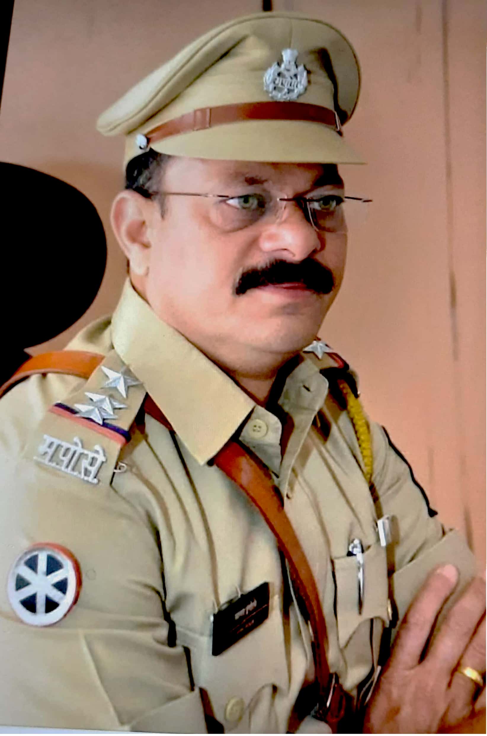 लाच मागणाऱ्या पोलीस निरीक्षकाची बदली