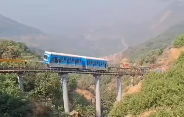 मलंगगडावर फ्युनिक्युलर ट्रेन सुरू; दोन तासांचे अंतर दहा मिनिटांवर