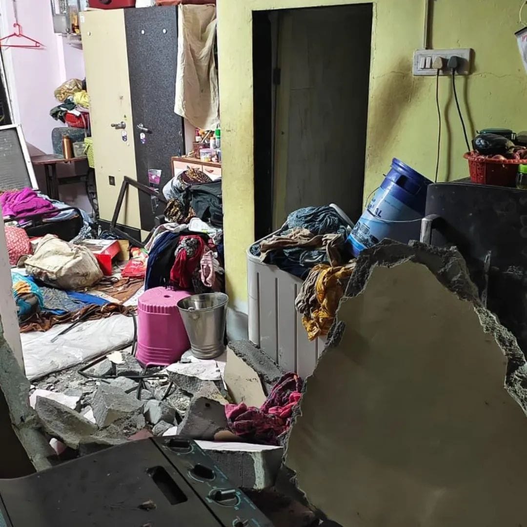 घरगुती गॅस गळतीमुळे मध्यरात्री भीषण स्फोट