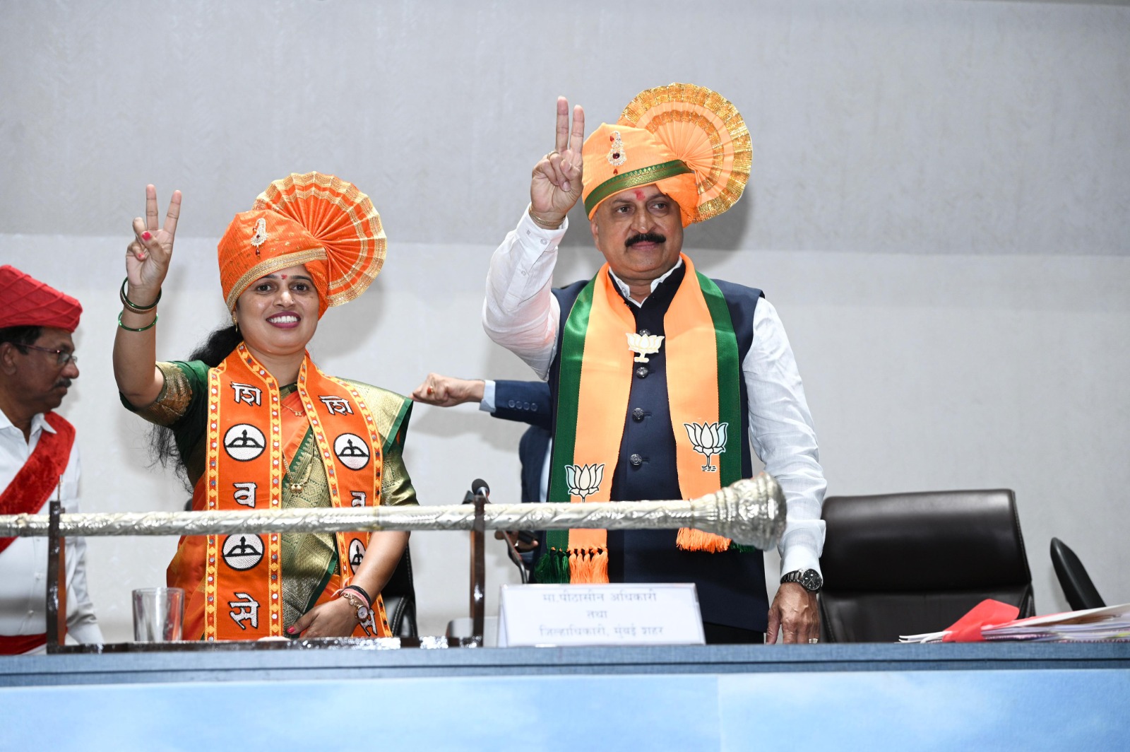 कल्याणच्या महापौरपदी हर्षाली चौधरी तर उपमहापौरपदी दामले