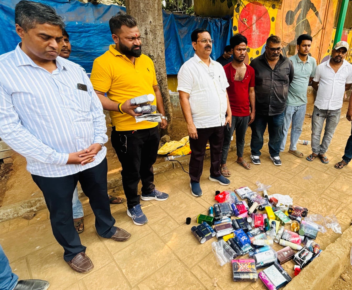 परफ्यूम विक्रेत्यांकडून तरुणाची फसवणूक
