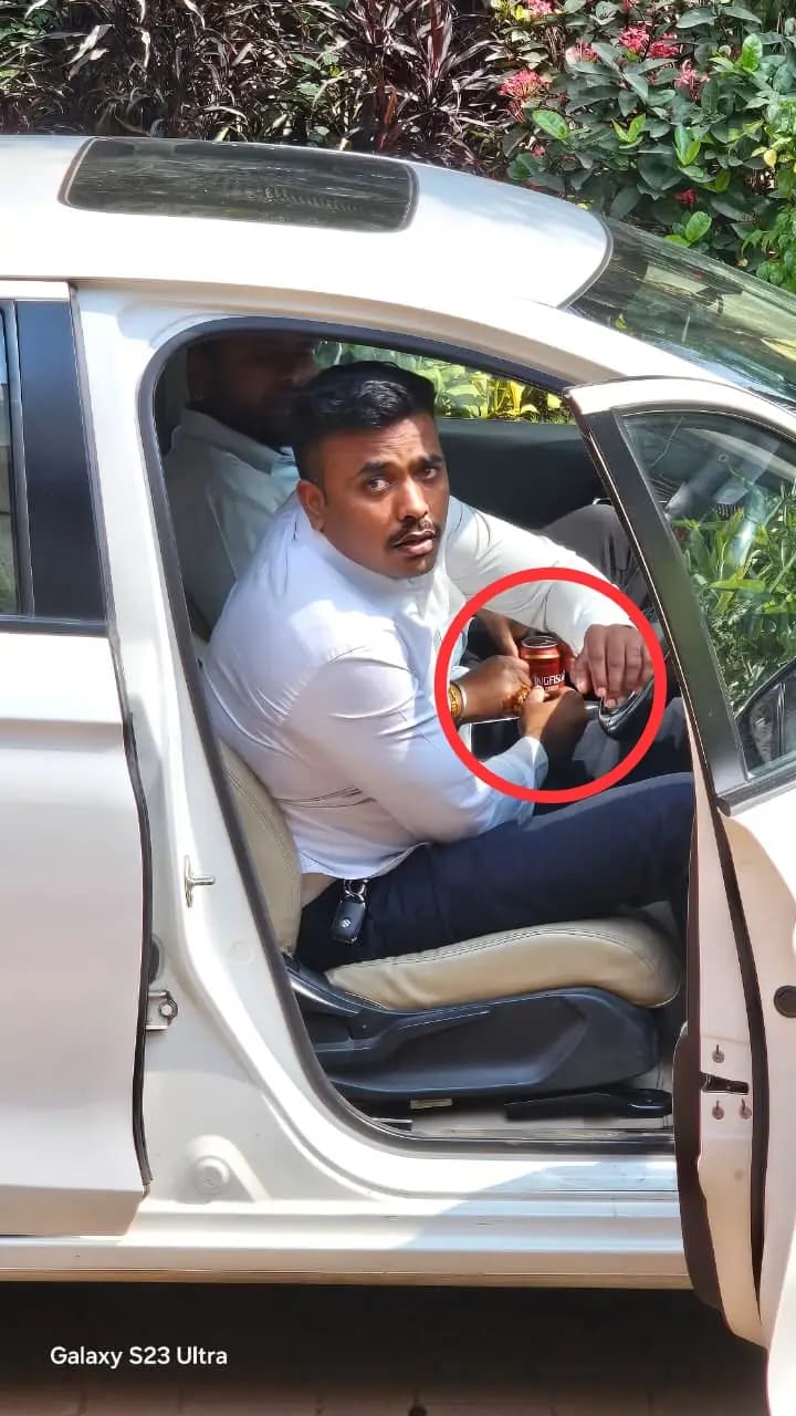 ठामपा अधिकाऱ्याच्या गाडीत दारूची पार्टी?