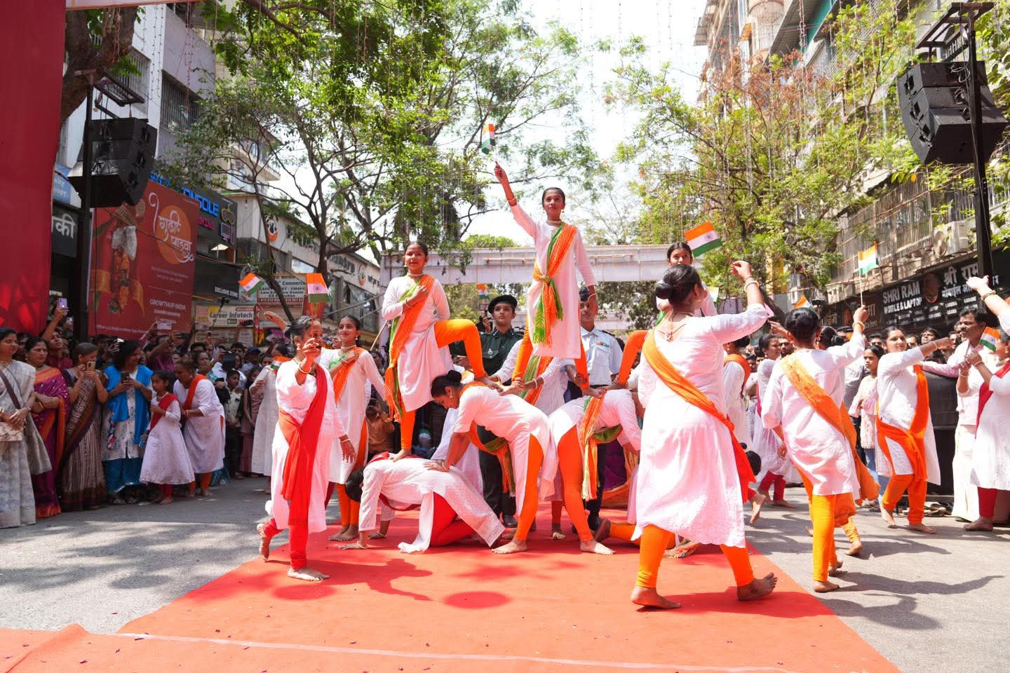 डोंबिवलीत पारंपरिक वेशभूषेत तरुणाईचा उत्साह