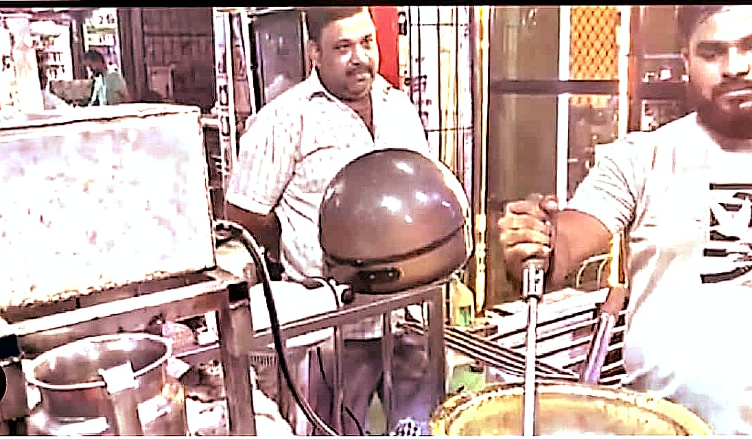 डिझेलच्या स्टोव्हचा जुगाड आणि चहाची चवदार चर्चा