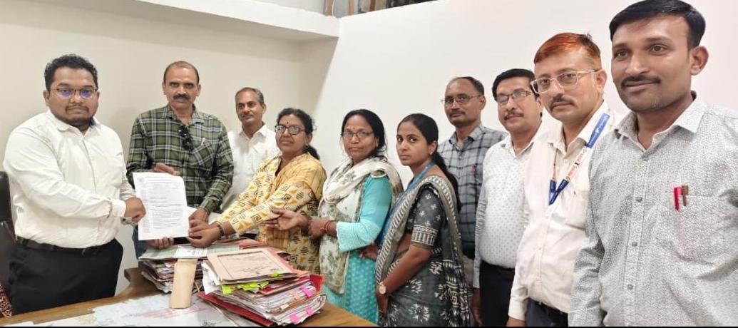आश्रमशाळा अधीक्षकांवर २४ तास ड्युटीचा ताण