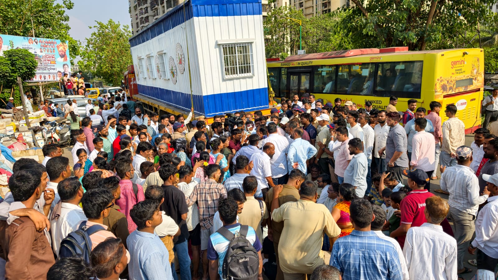 शिंदे गटाविरोधात ठाकरे गट, भाजप आणि मनसे भिडली!