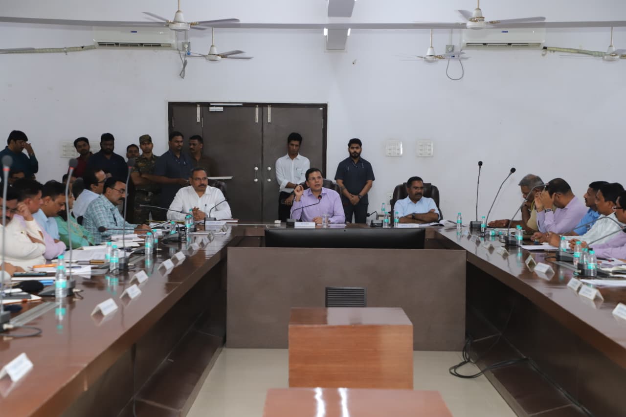मे अखेरपर्यंत घोडबंदर रस्त्यावरील सर्व कामे पूर्ण करण्याचे निर्देश