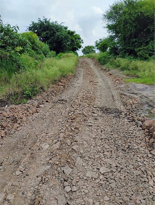 गावच्या मातीतील रस्त्यांना मिळणार नवी ऊर्जा