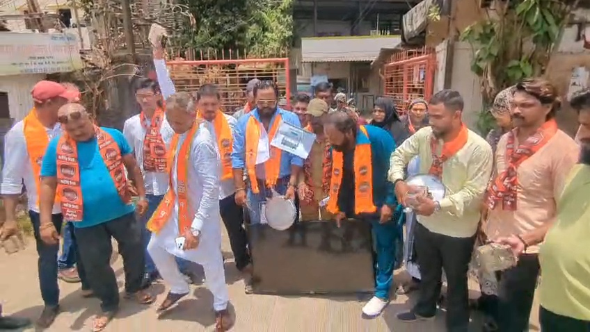 अंबरनाथमध्ये मीटर फोडून मनसेचा महावितरणला दणका