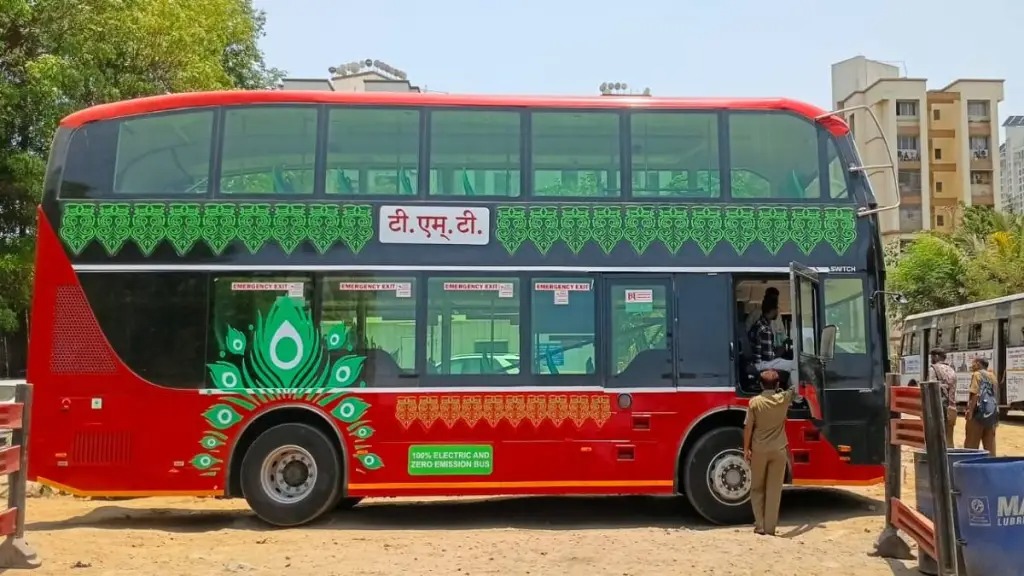 वागळे इस्टेट-भाईंदरपाडा मार्गावर धावली डबल डेकर