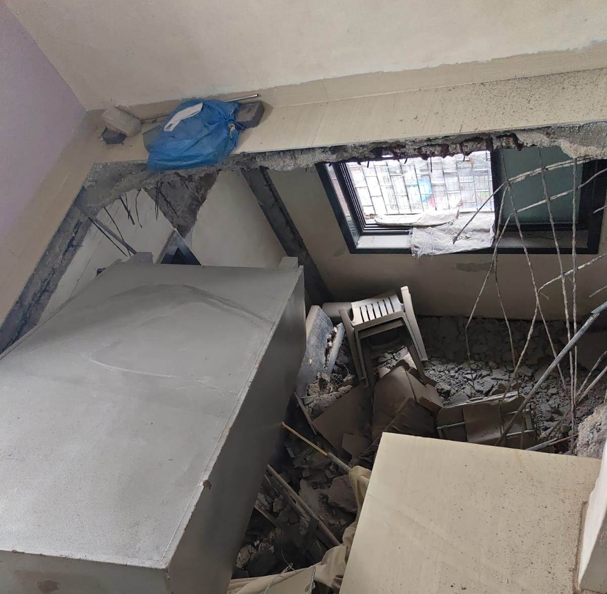 कोपरखैरणेत तिसऱ्या मजल्याचा स्लॅब कोसळला