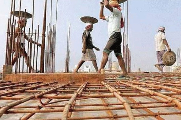 बांधकाम कामगारांना सुधारित कल्याणकारी योजना लागू