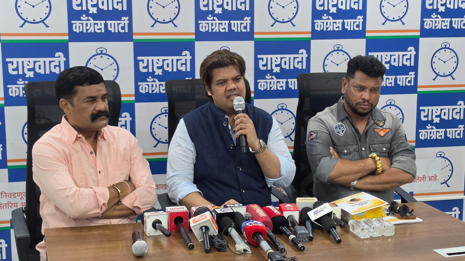 स्व. अजित पवार यांच्या आवडीच्या गीतांमधून आदरांजली