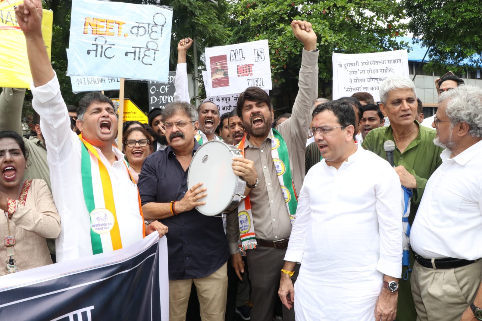 सोनम वांगचूक यांच्या समर्थनार्थ शरद पवार गटाचे आंदोलन
