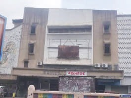 ठाण्यातील सिनेमागृहे झुकली वार्धक्याकडे