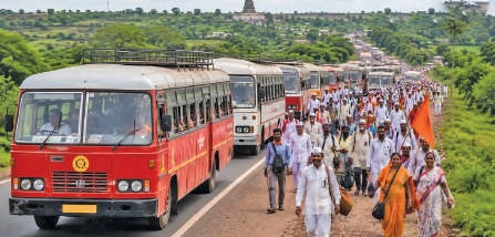 आषाढी यात्रेत ‘लालपरी’; विठुदर्शनाने कृतकृत्य वारकरी