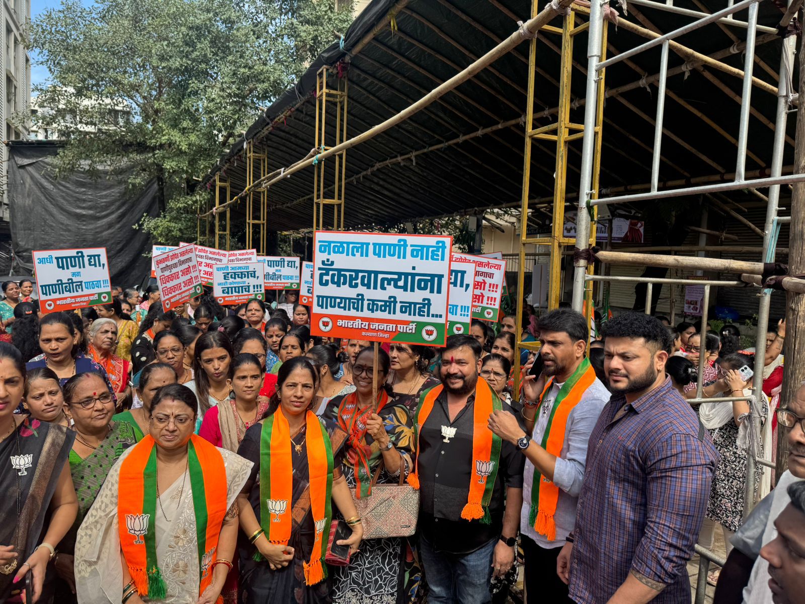 पाण्यासाठी भाजपाचा कडोंमपावर चमचा मोर्चा