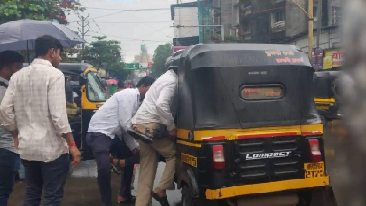 आरटीओ अधिकाऱ्यावर रिक्षाचालकांचा हल्ला