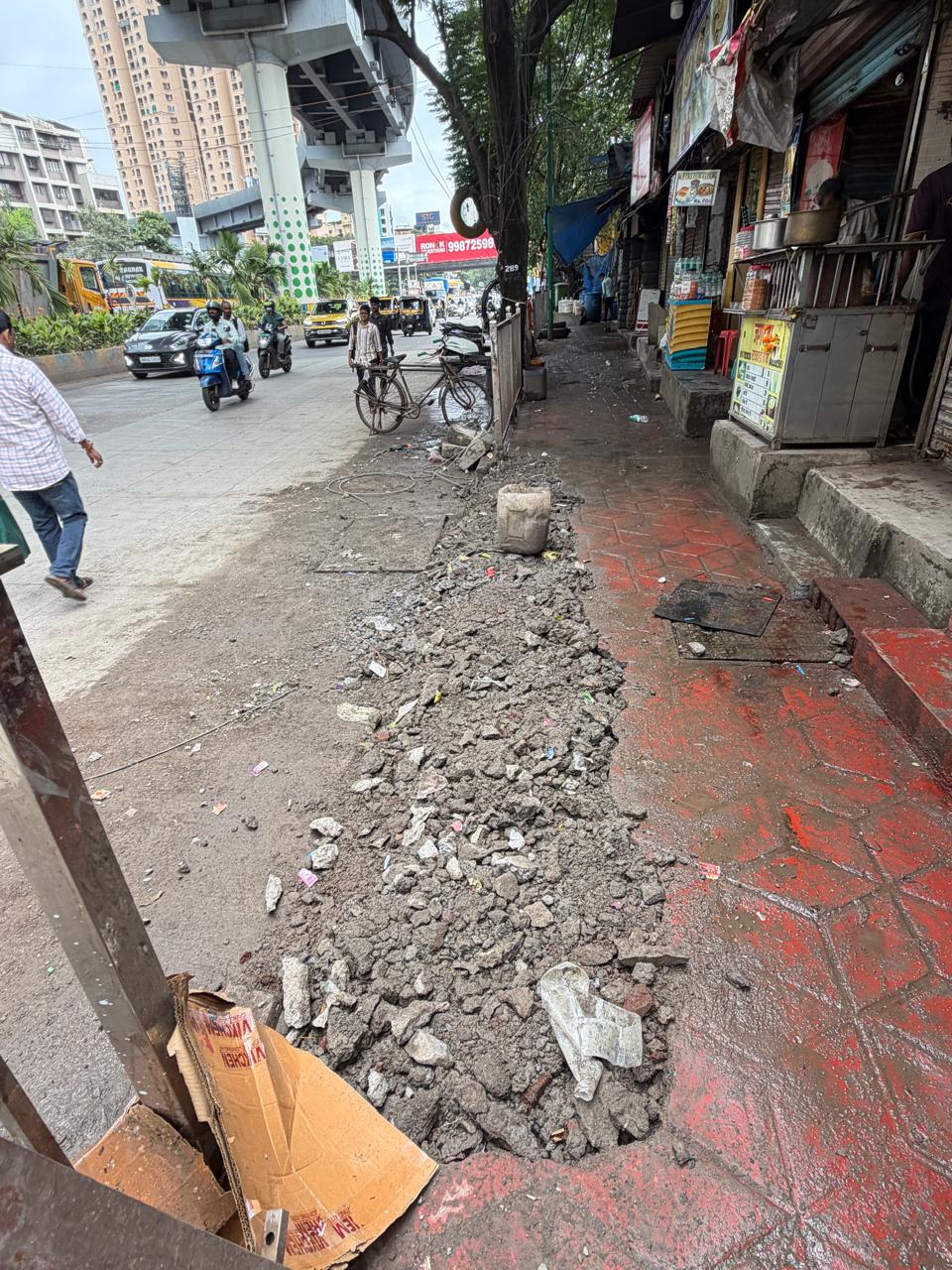 पदपथ खोदणे ठेकेदाराला भोवणार