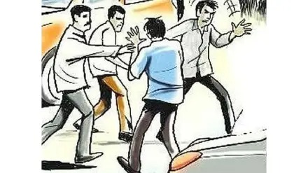 तरुणाला हॉटेल मालकासह टोळक्याकडून मारहाण