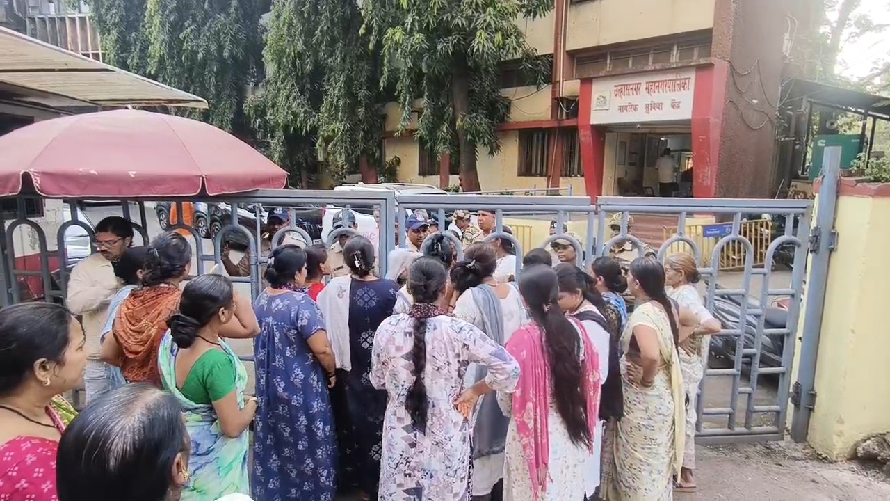 कौशलनगरमध्ये पाण्यासाठी महिलांची महापालिकेवर धडक