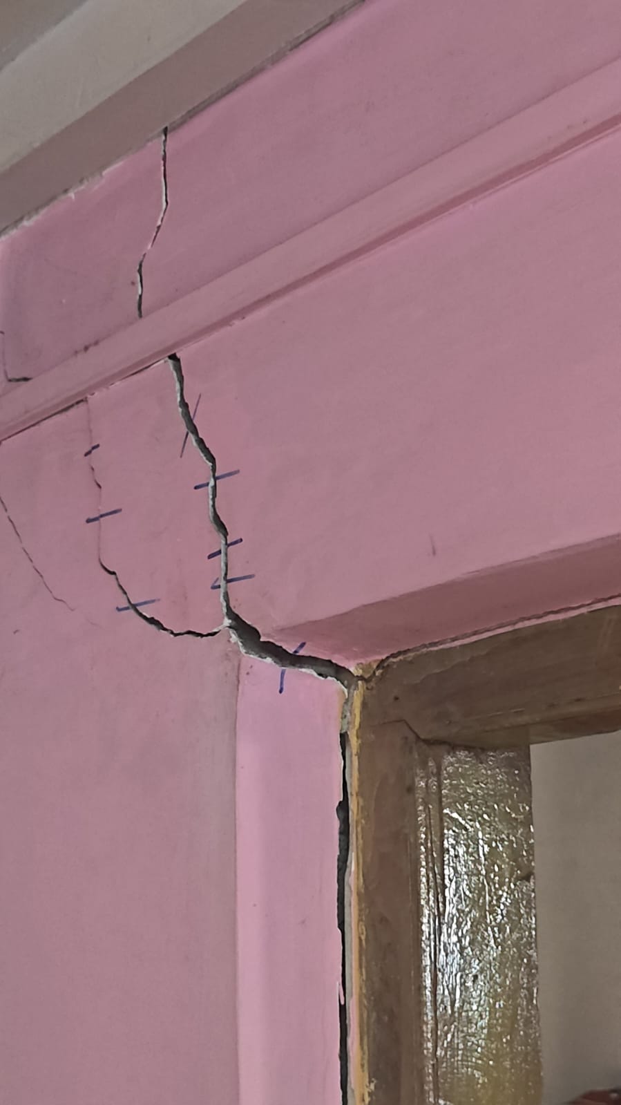 ब्लास्टिंगच्या हादऱ्यांनी टेंभुर्ली-मांजरे हादरले