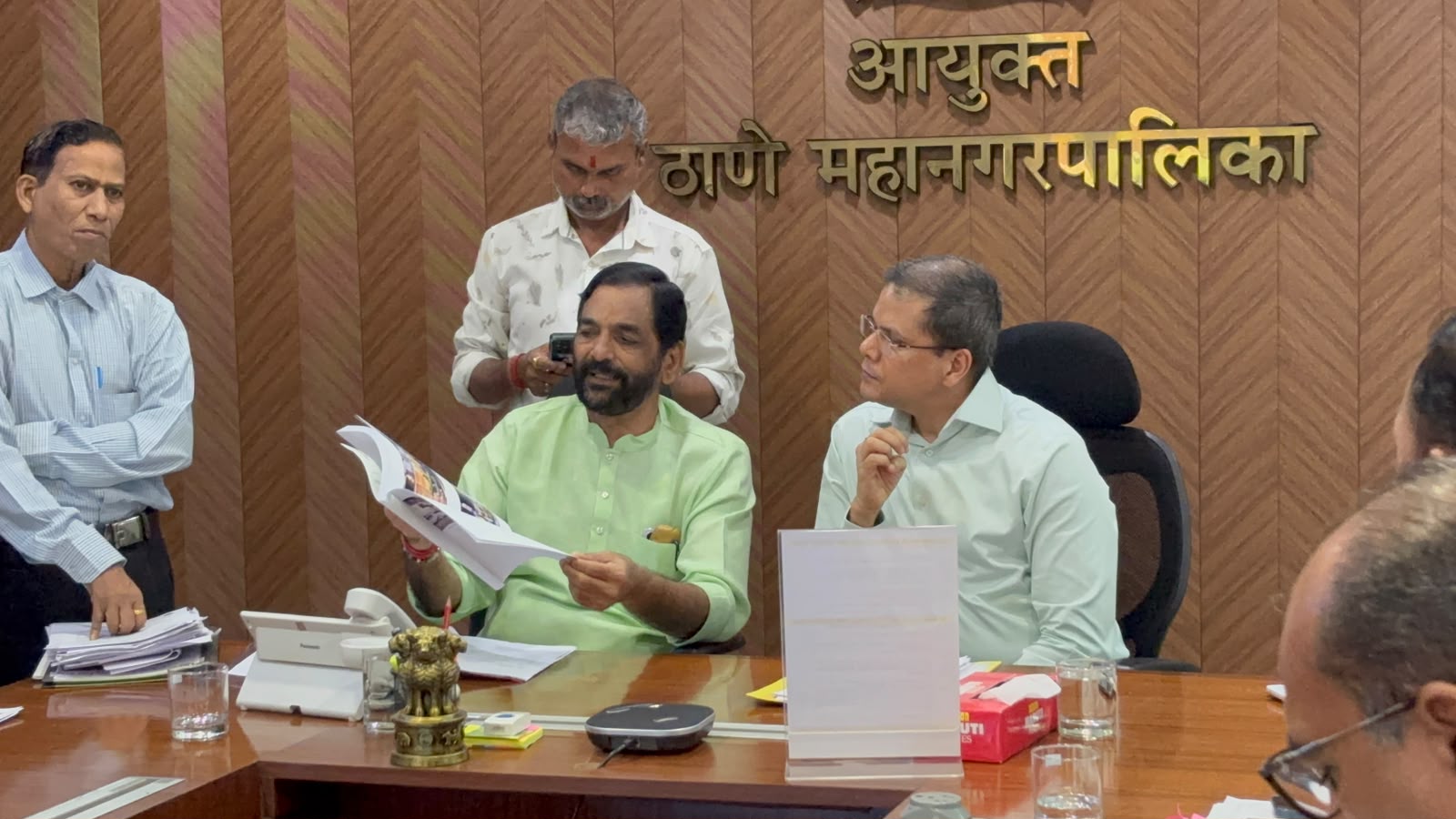 ठाण्यात ४० अनधिकृत बांधकामे आणि १०० स्टॉल