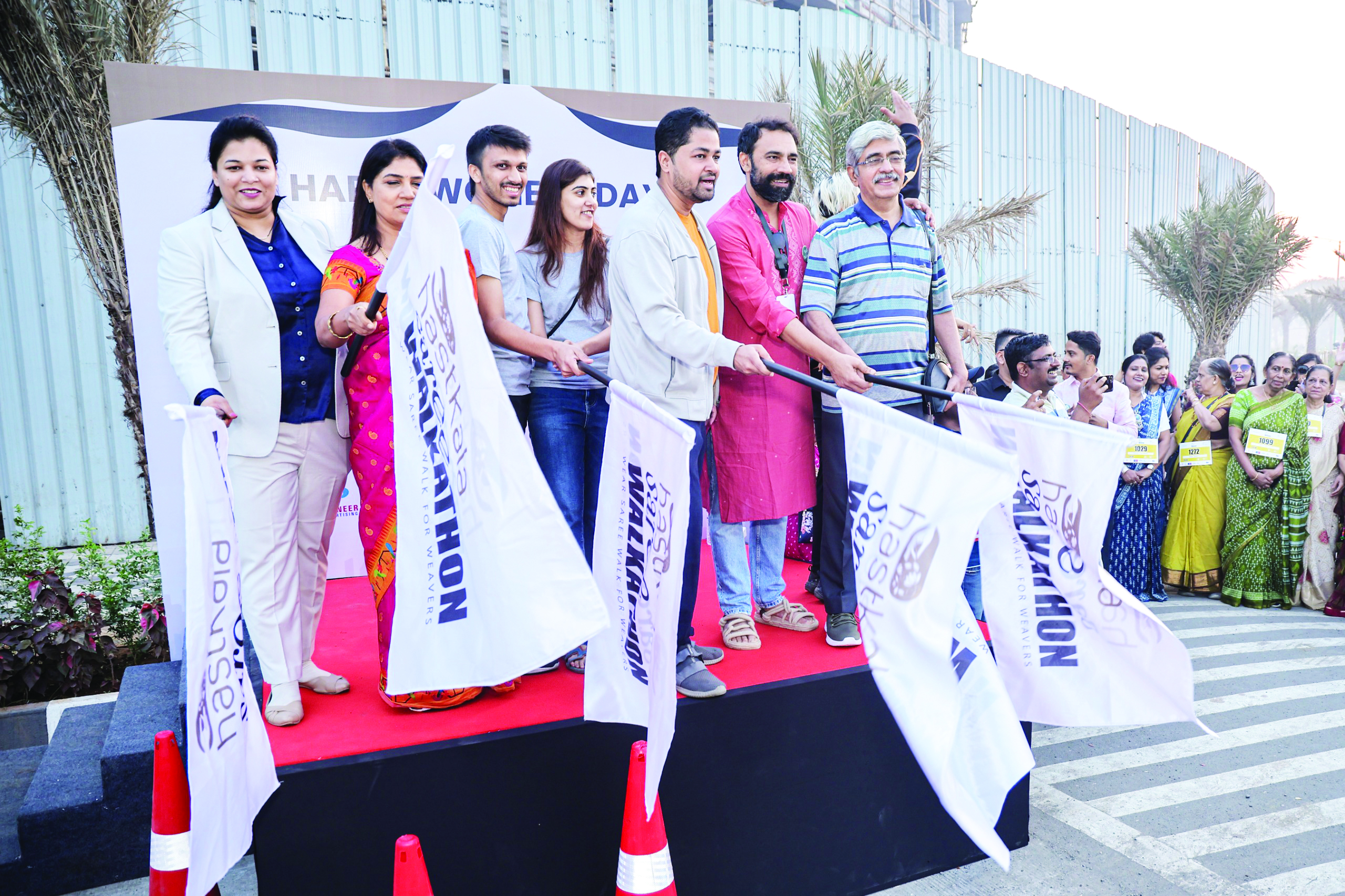 Hastkala and Thanevaibhav's Saree Walkathon