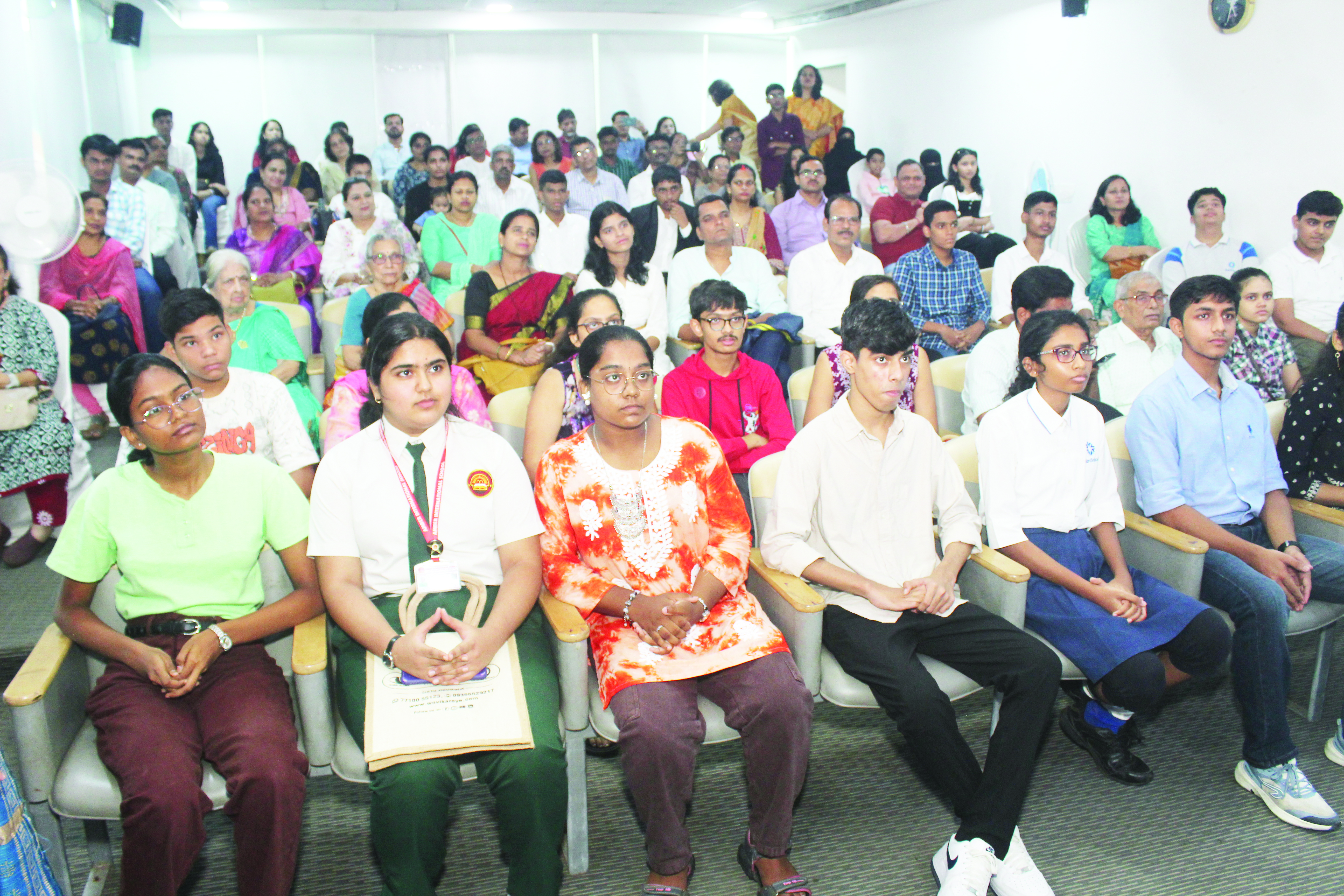 Felicitation of 10th standard students at Wavikar Eye Institute